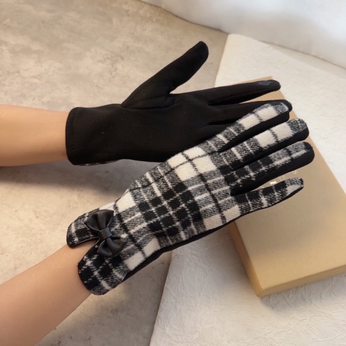Replica Burberry Gloves For Women #1154984 $38.00 USD for Wholesale