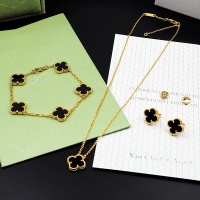 $60.00 USD Van Cleef & Arpels Jewelry Set For Women #1154840