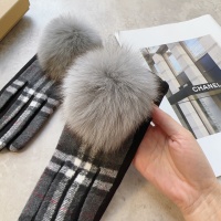 $40.00 USD Burberry Gloves #1154991