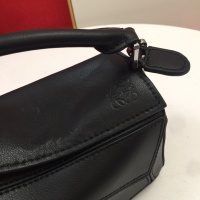 $88.00 USD LOEWE AAA Quality Messenger Bags For Women #1158918