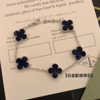 $39.00 USD Van Cleef & Arpels Bracelets For Women #1160564