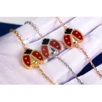 $29.00 USD Van Cleef & Arpels Bracelets For Women #1160911