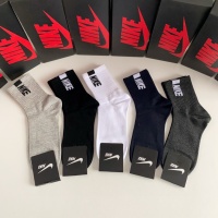 $27.00 USD Nike Socks #1166720