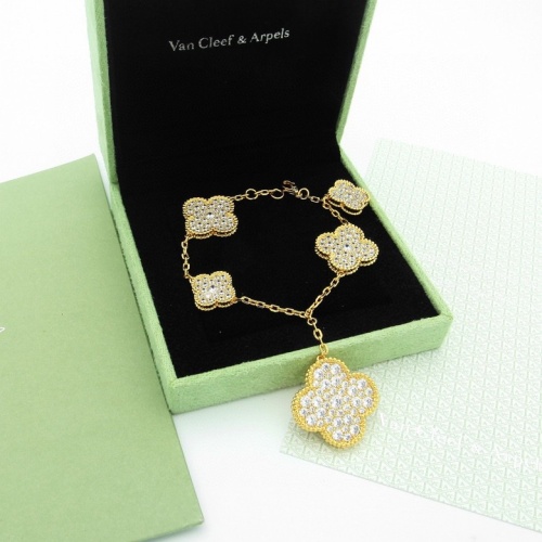 Replica Van Cleef & Arpels Jewelry Set For Women #1176956 $98.00 USD for Wholesale