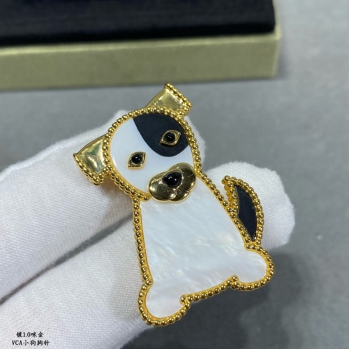 Replica Van Cleef &amp; Arpels Brooches For Women #1182485, $76.00 USD, [ITEM#1182485], Replica Van Cleef &amp; Arpels Brooches outlet from China