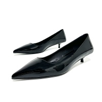 $100.00 USD Yves Saint Laurent YSL Flat Shoes For Women #1174661