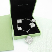$39.00 USD Van Cleef & Arpels Bracelets For Women #1176950