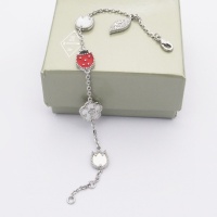 $29.00 USD Van Cleef & Arpels Bracelets For Women #1182385