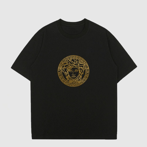 Replica Versace T-Shirts Short Sleeved For Unisex #1195217, $27.00 USD, [ITEM#1195217], Replica Versace T-Shirts outlet from China