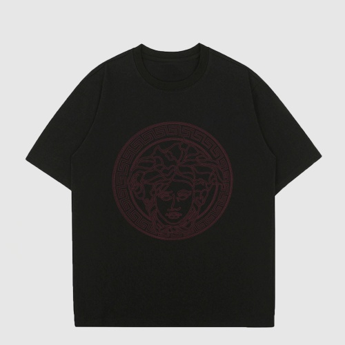 Replica Versace T-Shirts Short Sleeved For Unisex #1195221, $27.00 USD, [ITEM#1195221], Replica Versace T-Shirts outlet from China