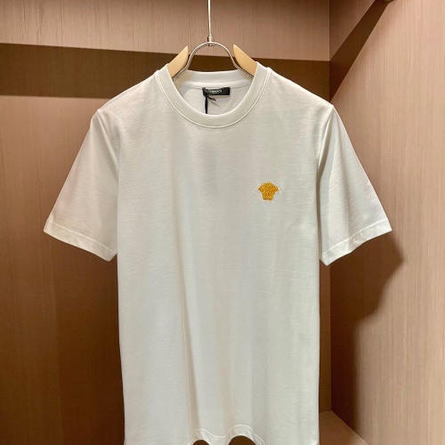 Replica Versace T-Shirts Short Sleeved For Unisex #1195318, $60.00 USD, [ITEM#1195318], Replica Versace T-Shirts outlet from China