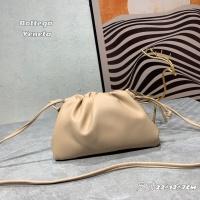 Bottega Veneta BV AAA Quality Messenger Bags For Women #1193281
