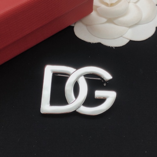 Replica Dolce & Gabbana Brooches For Women #1204373 $29.00 USD for Wholesale