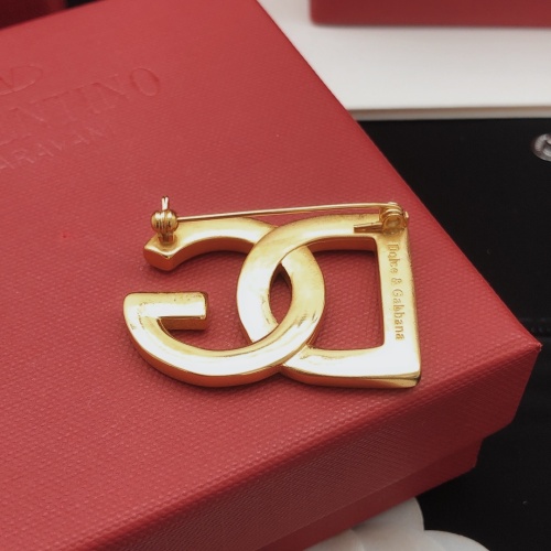 Replica Dolce & Gabbana Brooches For Women #1204374 $29.00 USD for Wholesale