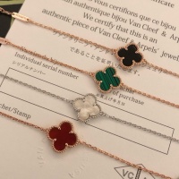 $25.00 USD Van Cleef & Arpels Bracelets For Women #1203531