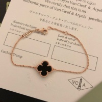 $25.00 USD Van Cleef & Arpels Bracelets For Women #1203533