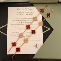 $36.00 USD Van Cleef & Arpels Bracelets For Women #1203607