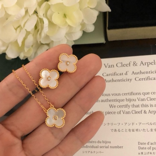 Replica Van Cleef & Arpels Jewelry Set For Women #1204591 $45.00 USD for Wholesale
