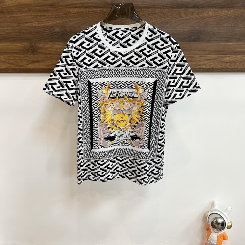 Replica Versace T-Shirts Short Sleeved For Men #1205569, $82.00 USD, [ITEM#1205569], Replica Versace T-Shirts outlet from China