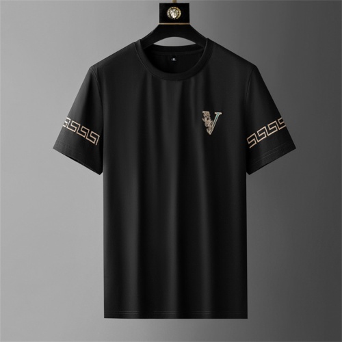 Replica Versace Tracksuits Short Sleeved For Men #1206387 $68.00 USD for Wholesale