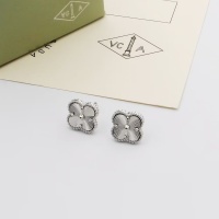 $25.00 USD Van Cleef & Arpels Earrings For Women #1204879