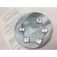 $34.00 USD Van Cleef & Arpels Bracelets For Women #1205625