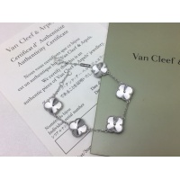$34.00 USD Van Cleef & Arpels Bracelets For Women #1205625