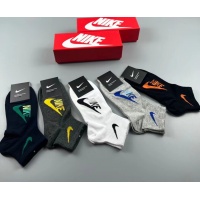 $25.00 USD Nike Socks #1212779