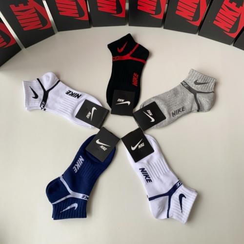 Replica Nike Socks #1221942 $25.00 USD for Wholesale