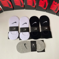 $25.00 USD Nike Socks #1221939