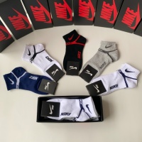 $25.00 USD Nike Socks #1221942