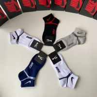 $25.00 USD Nike Socks #1221942