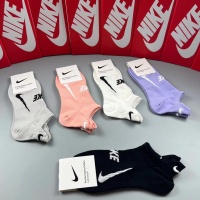 $25.00 USD Nike Socks #1222129