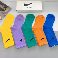 $29.00 USD Nike Socks #1222186