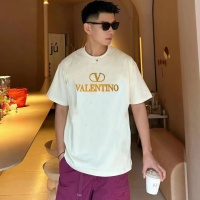 $34.00 USD Valentino T-Shirts Short Sleeved For Unisex #1222733