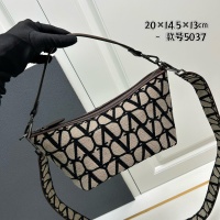 $85.00 USD Valentino AAA Quality Messenger Bags For Women #1223694