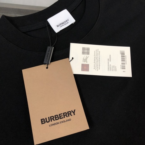 Replica Burberry T-Shirts Short Sleeved For Unisex #1231525 $40.00 USD for Wholesale