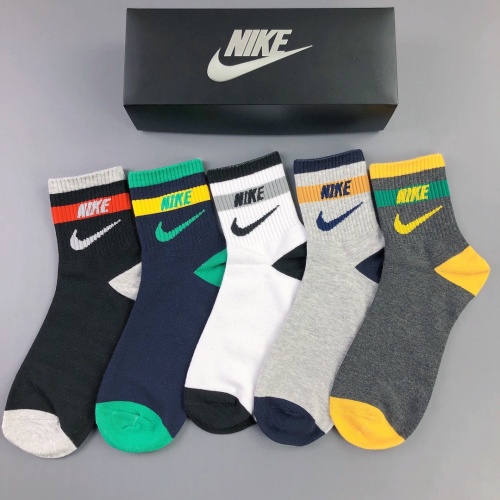 Replica Nike Socks #1233840 $25.00 USD for Wholesale