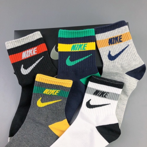 Replica Nike Socks #1233840 $25.00 USD for Wholesale