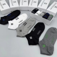 $27.00 USD Givenchy Socks #1227503