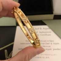 $34.00 USD Van Cleef & Arpels Bracelets For Women #1229489