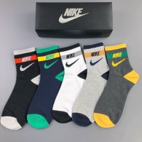 $25.00 USD Nike Socks #1233840