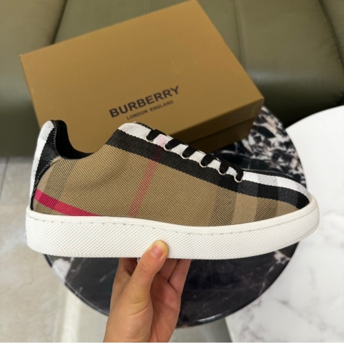 Replica Burberry Casual Shoes For Men #1237450 $76.00 USD for Wholesale