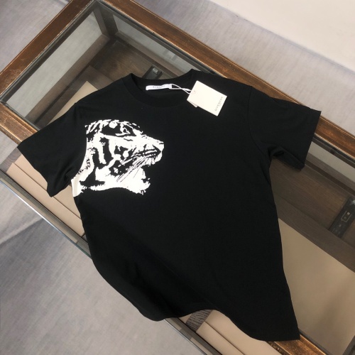 Replica Givenchy T-Shirts Short Sleeved For Unisex #1239267, $41.00 USD, [ITEM#1239267], Replica Givenchy T-Shirts outlet from China