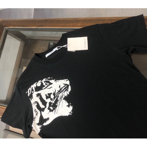 Replica Givenchy T-Shirts Short Sleeved For Unisex #1239267 $41.00 USD for Wholesale