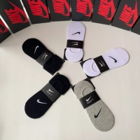 $25.00 USD Nike Socks #1237731