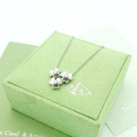 $27.00 USD Van Cleef & Arpels Necklaces For Women #1239020