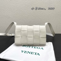 Bottega Veneta BV AAA Quality Messenger Bags For Women #1240939