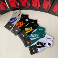 $25.00 USD Nike Socks #1241899