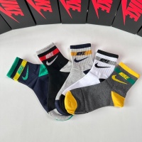 $25.00 USD Nike Socks #1249016